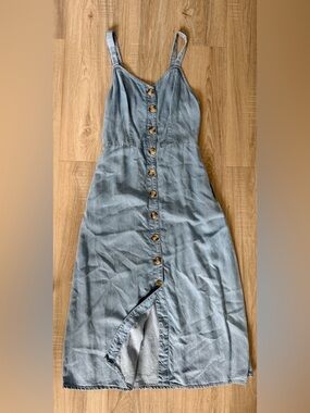 Light Wash Button-Front Midi Dress